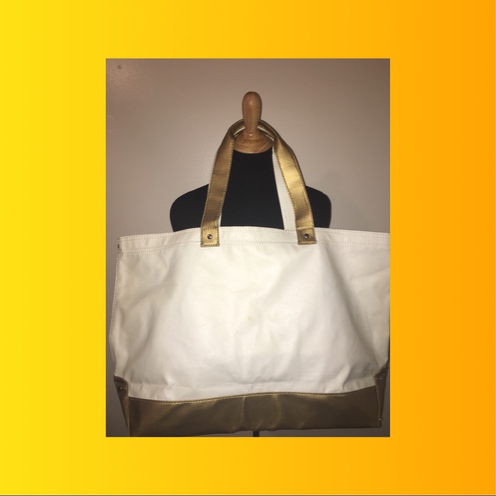 Cream/Gold Bath&Body Work XL Vinyl Tote 🆕